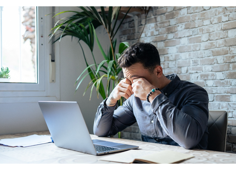 Παθήσεις ματιών εξαιτίας της χρήσης οθονών: Πώς μπορούμε να τα προστατεύσουμε;